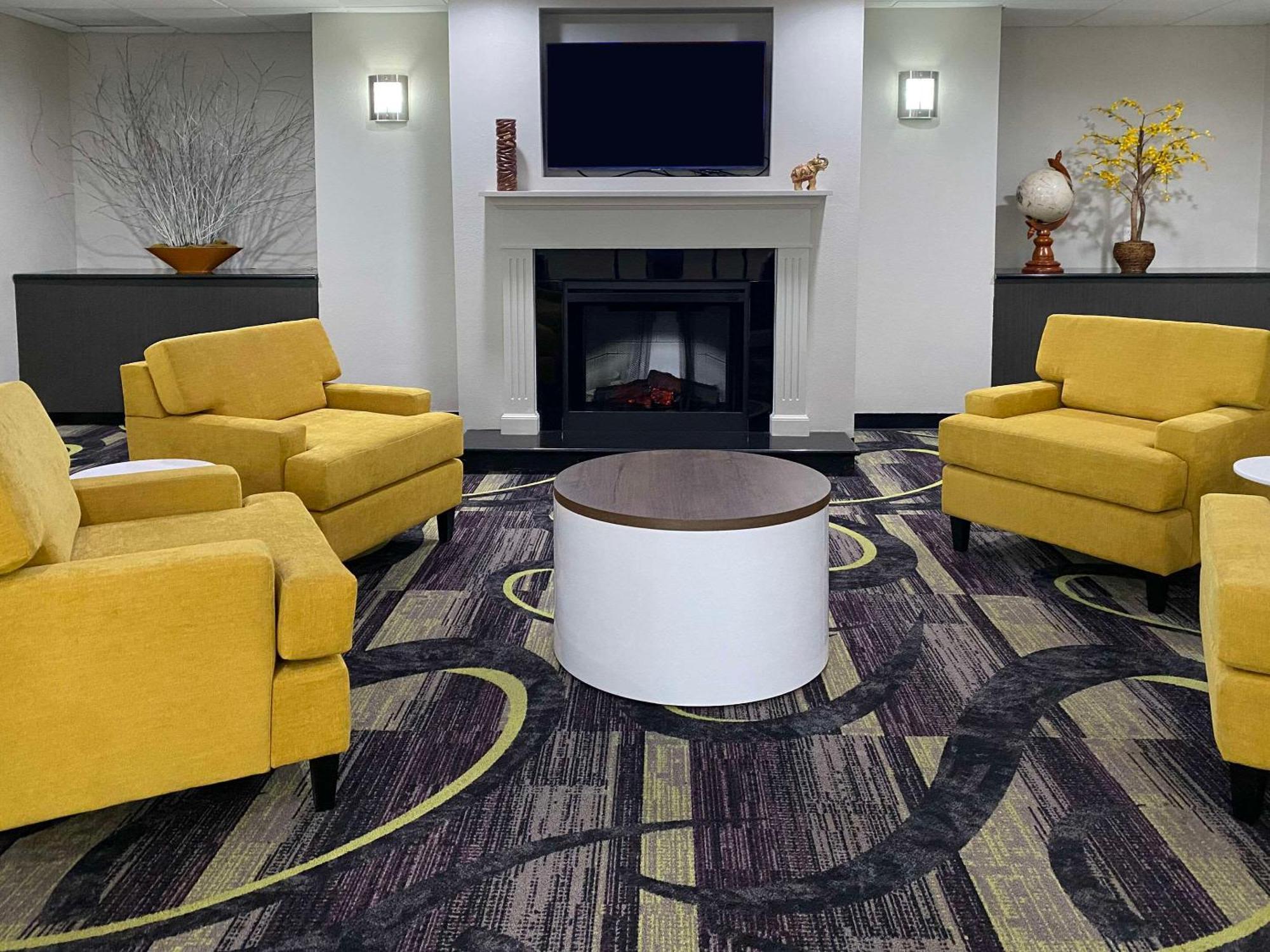 Mainstay Suites Conover-Hickory Exterior photo